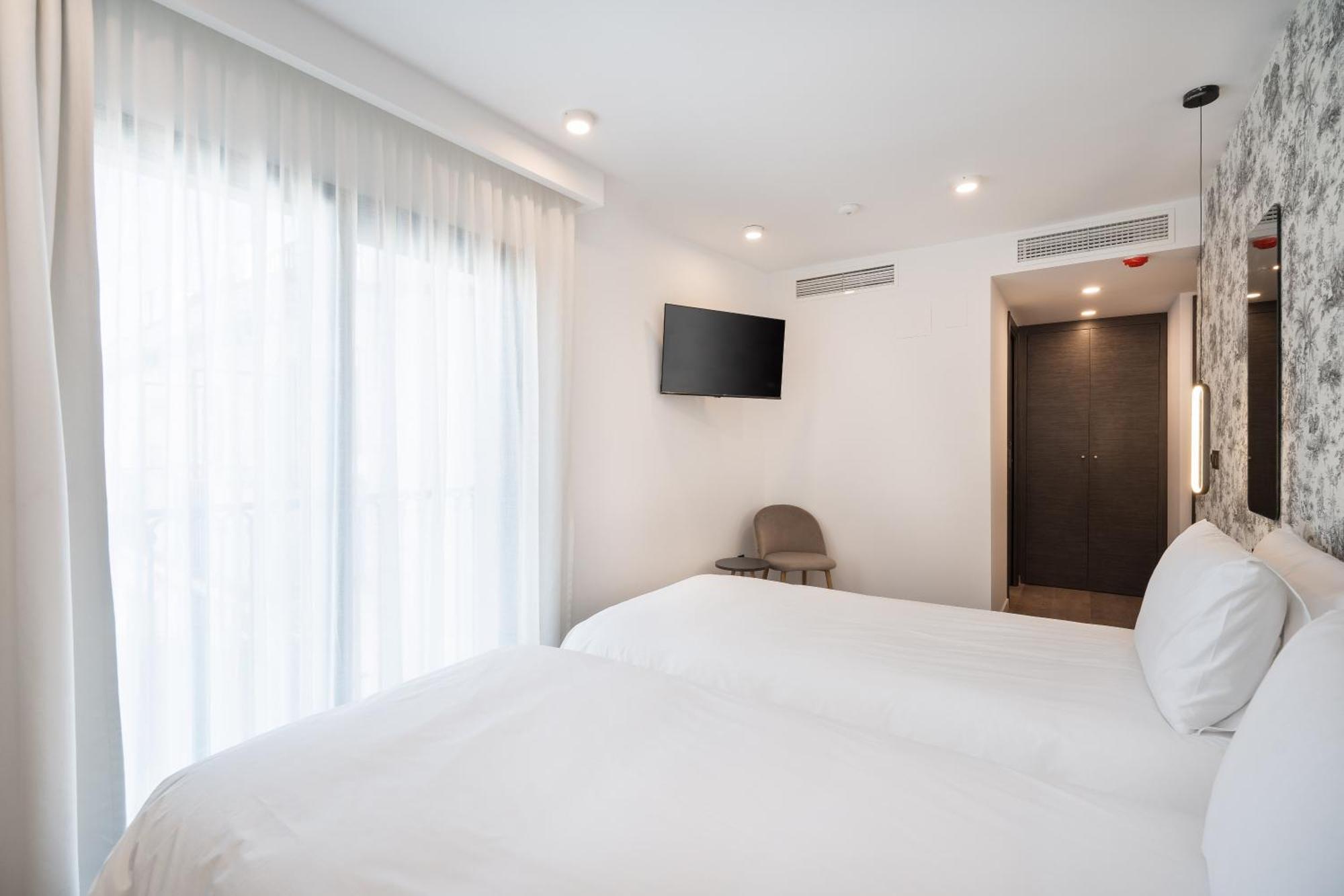 The Orange House Boutique Hotel And Upstairs Rooftop Bar Center Of La Cala De Mijas 100M From The Beach Exterior photo