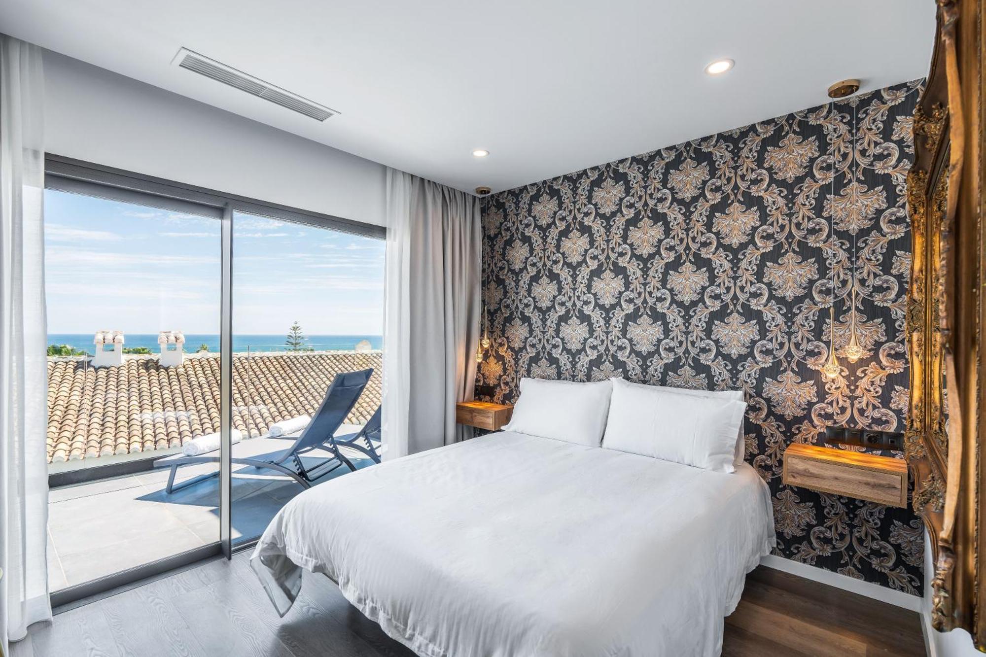 The Orange House Boutique Hotel And Upstairs Rooftop Bar Center Of La Cala De Mijas 100M From The Beach Exterior photo