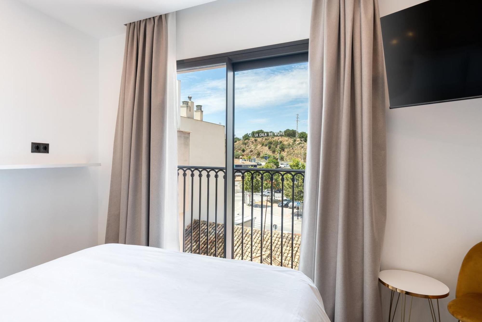 The Orange House Boutique Hotel And Upstairs Rooftop Bar Center Of La Cala De Mijas 100M From The Beach Exterior photo