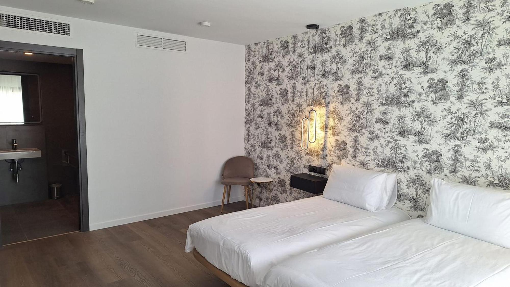 The Orange House Boutique Hotel And Upstairs Rooftop Bar Center Of La Cala De Mijas 100M From The Beach Room photo